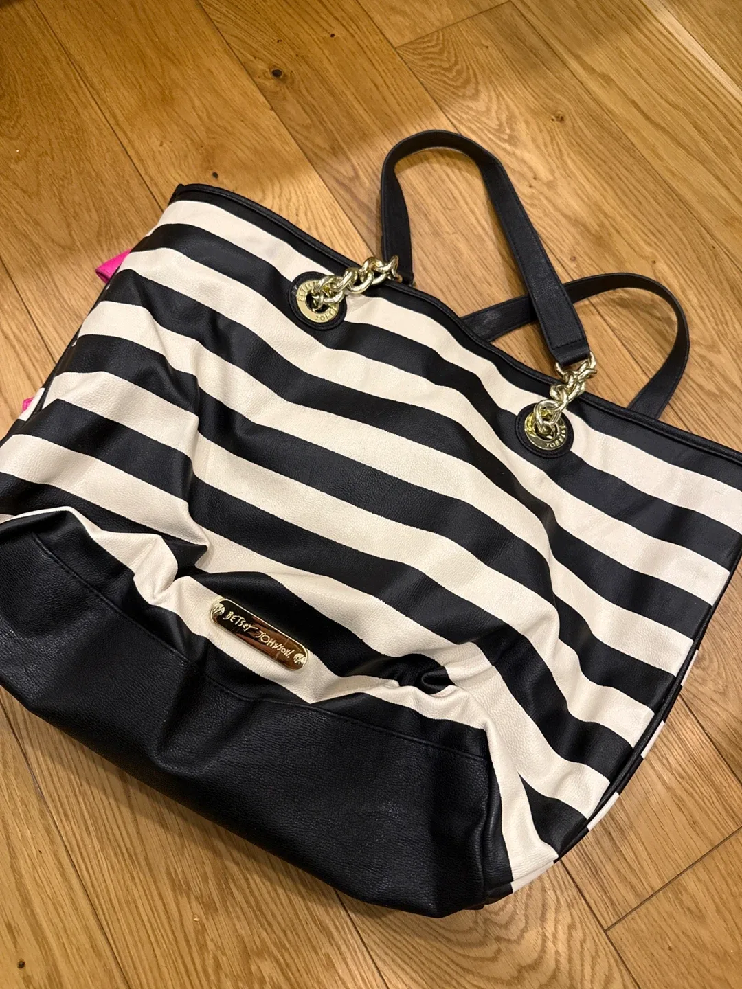 Betsey Johnson Black & White Tote image indicator(2)