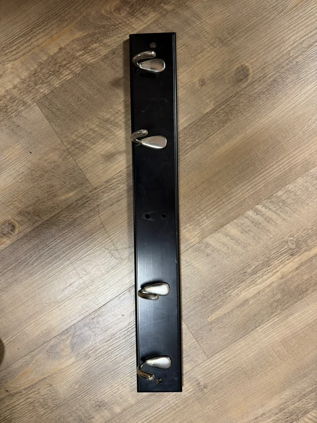 Black metal wall-mounted coat rack image indicator(2)