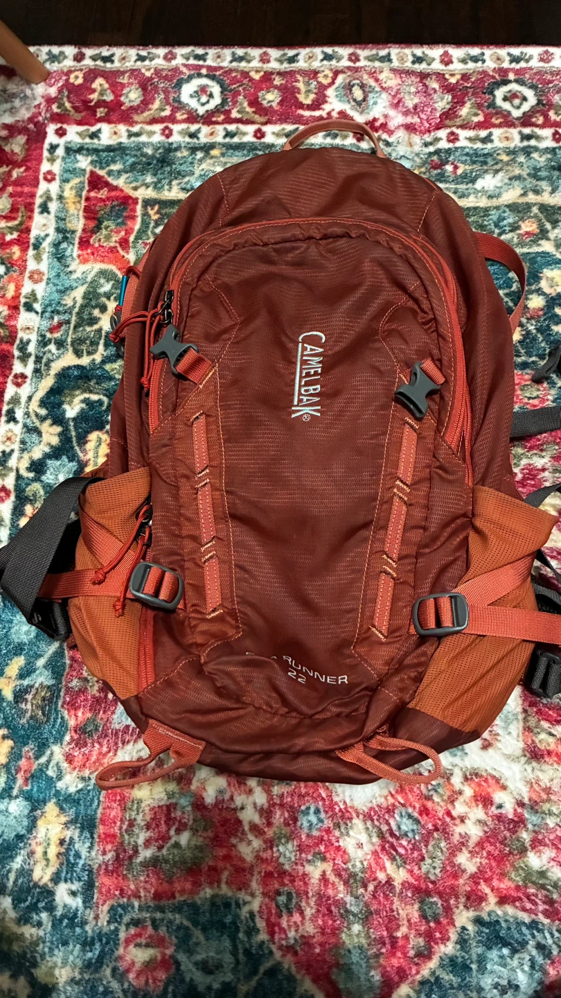CamelBak Rim Runner 22 Backpack – Excellent Condition - photo 5