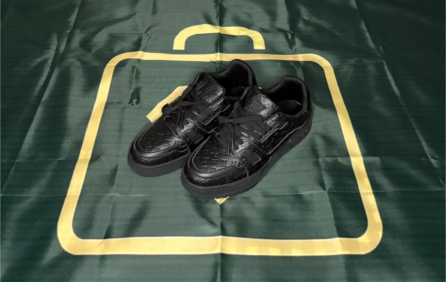 Louis Vuitton Low Top Sneakers image indicator(4)