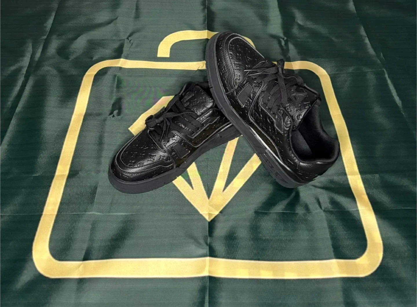 Louis Vuitton Low Top Sneakers image indicator(2)