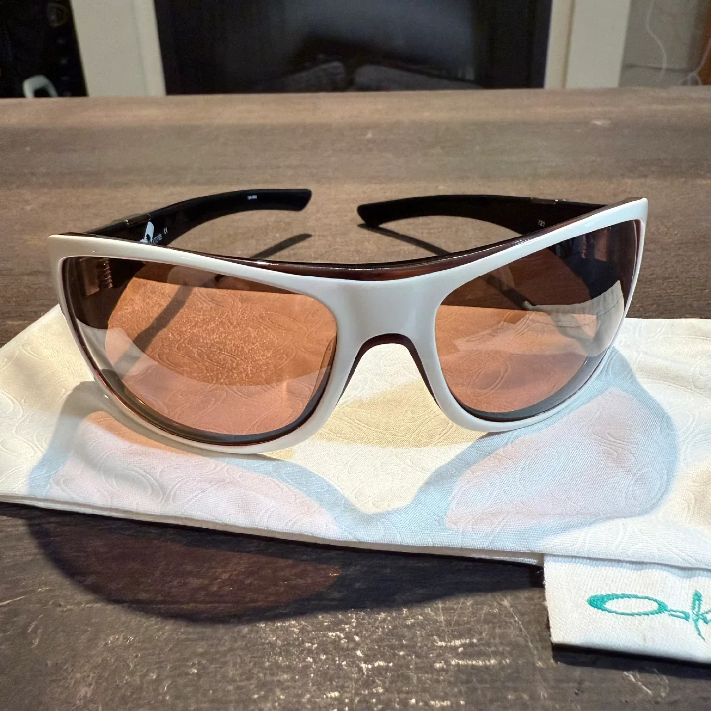Oakley Sideways image indicator(2)