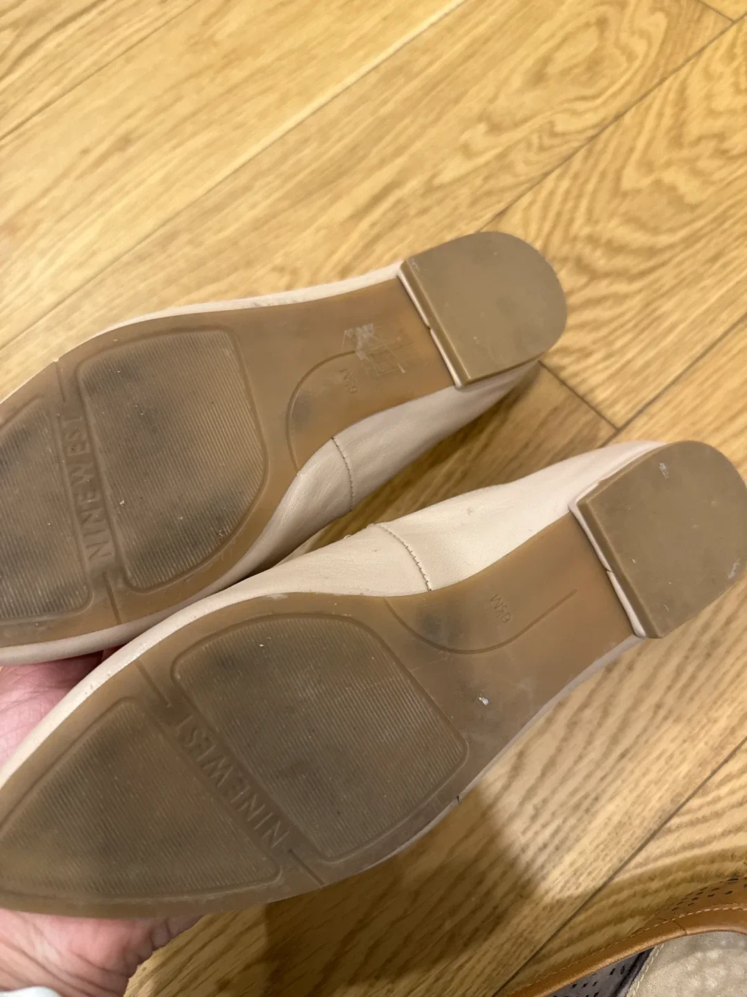 Nine West Beige Ballet Flats image indicator(2)