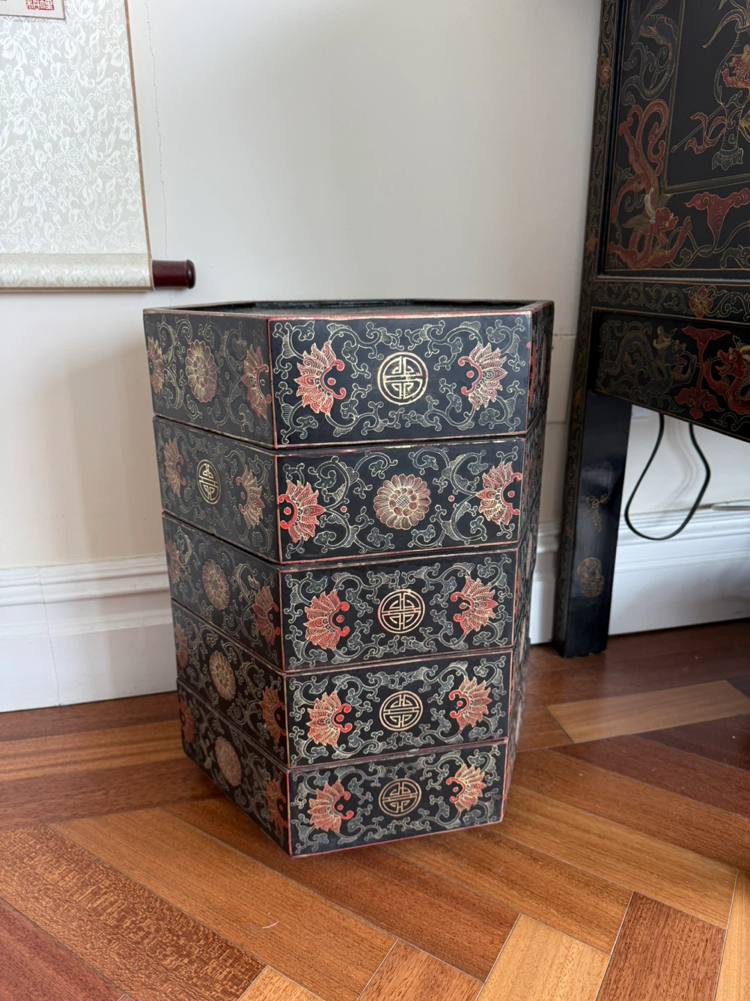 Asian Style Black Lacquer Side Table - photo 4
