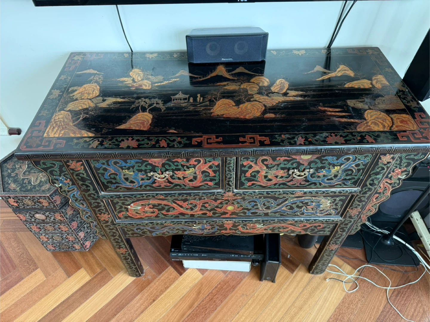 Asian Style Black Lacquer Side Table - photo 3