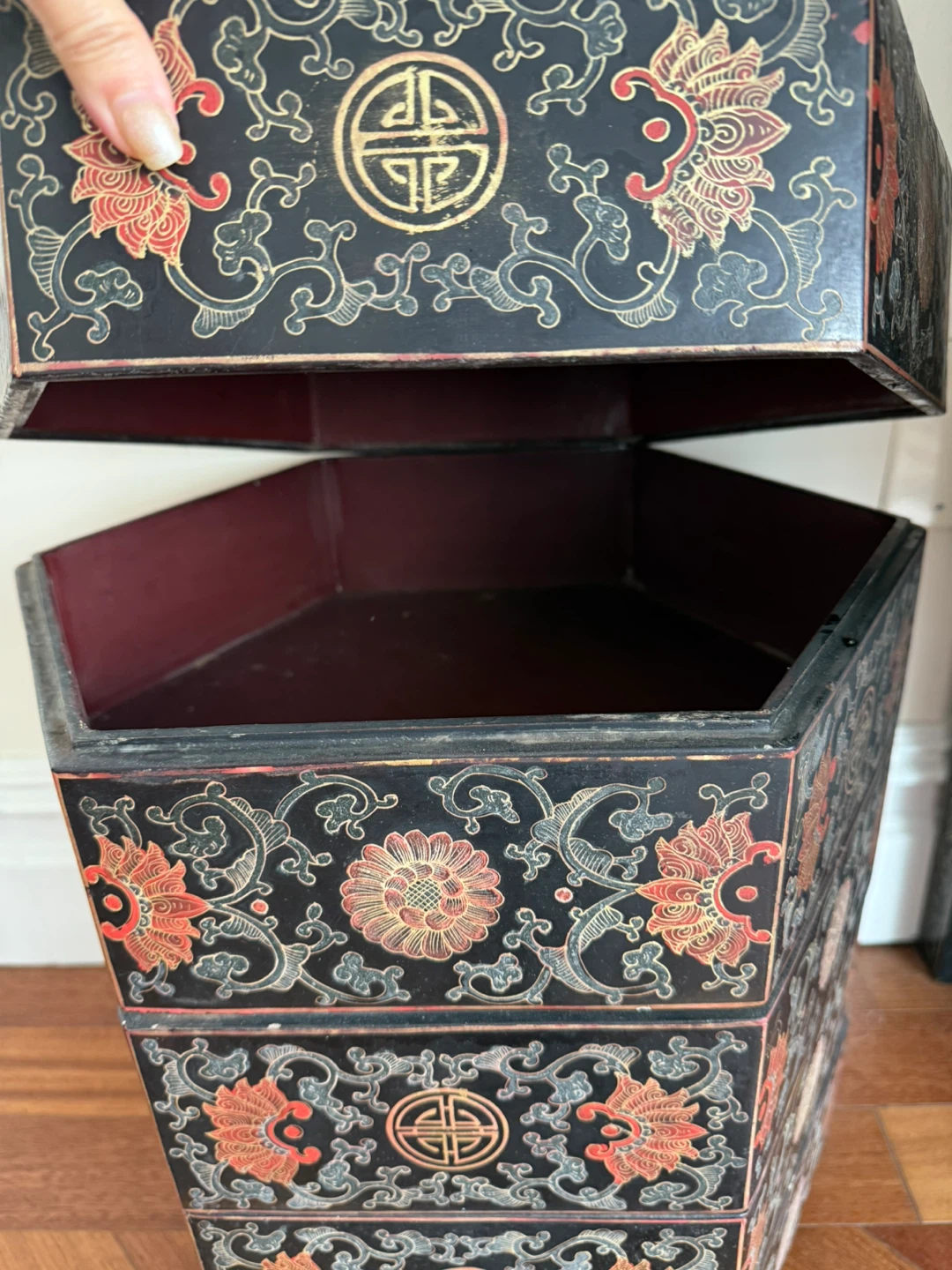 Asian Style Black Lacquer Side Table - photo 5