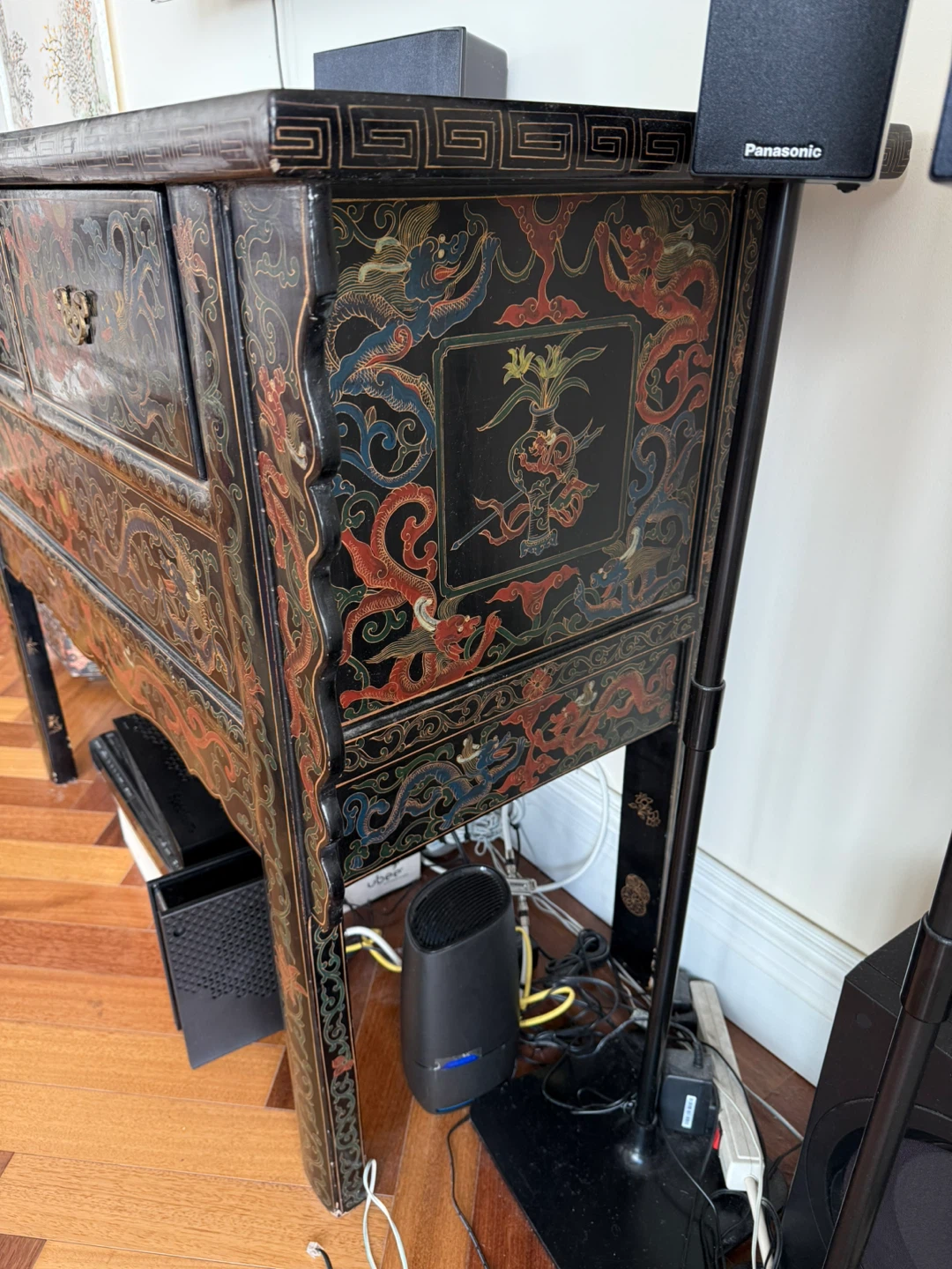 Asian Style Black Lacquer Side Table - photo 2