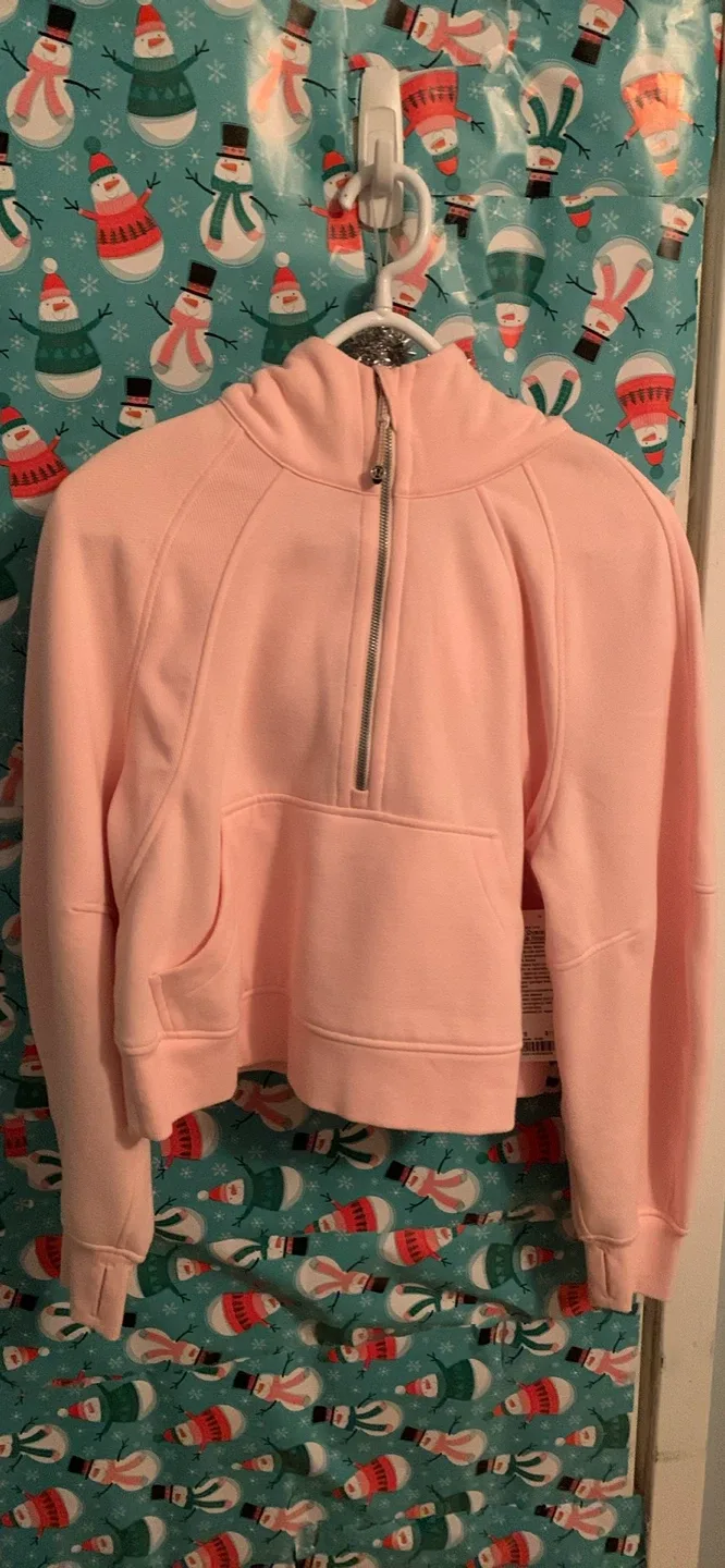 Lululemon scuba size Xs/s tags on strawberry milkshake Pullover