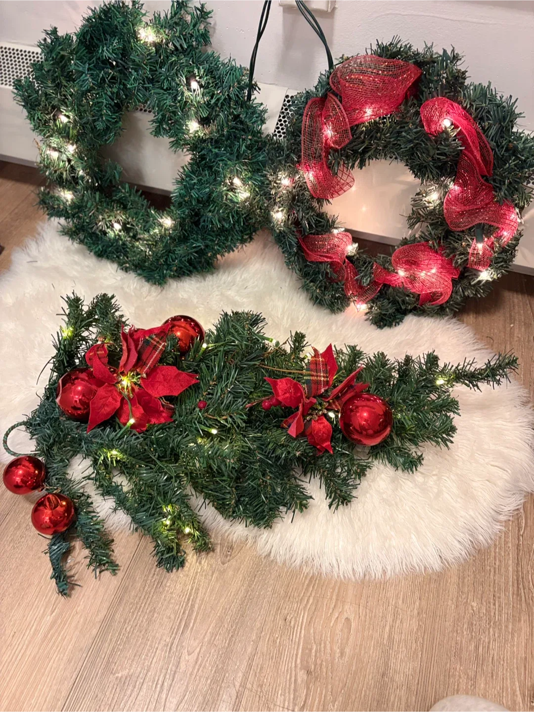 Christmas Decorations image indicator(2)