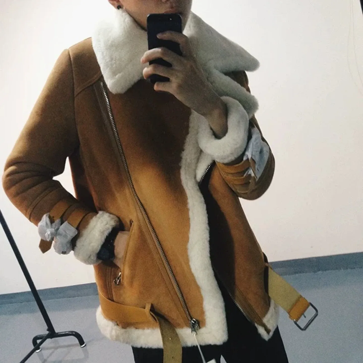 New Shearling Aviator Jacket Size M image indicator(4)