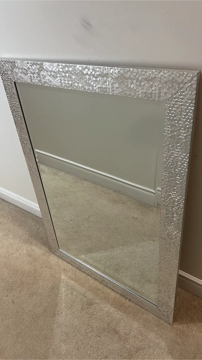 Silver Framed Wall Mirror image indicator(2)