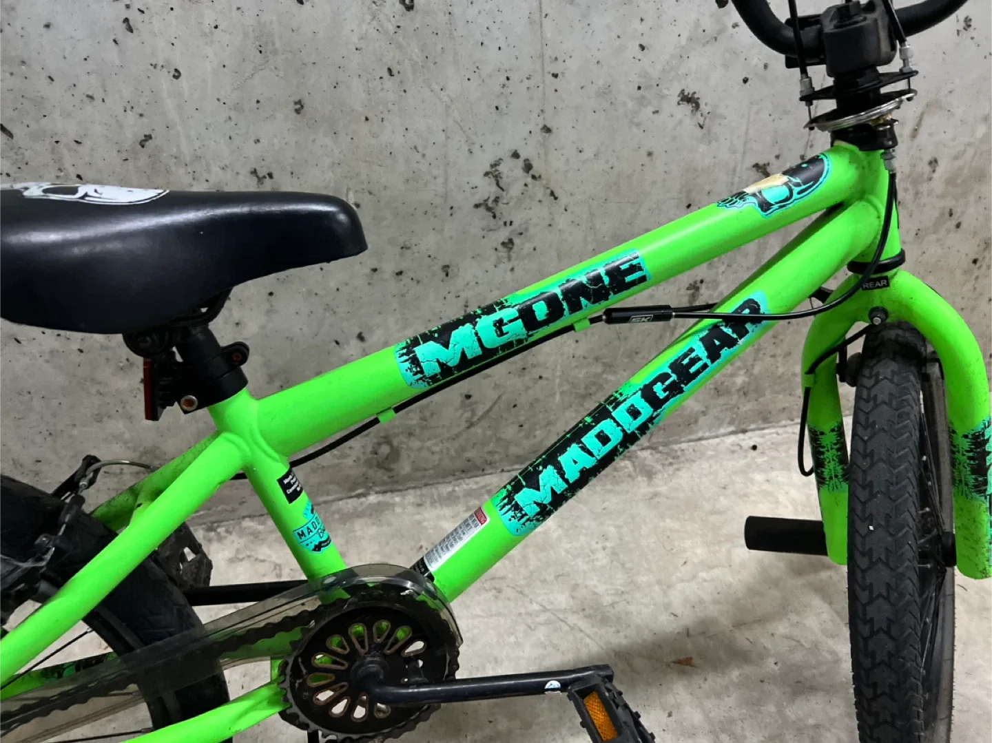Madd Gear MG One Green BMX Bike 20” image indicator(2)