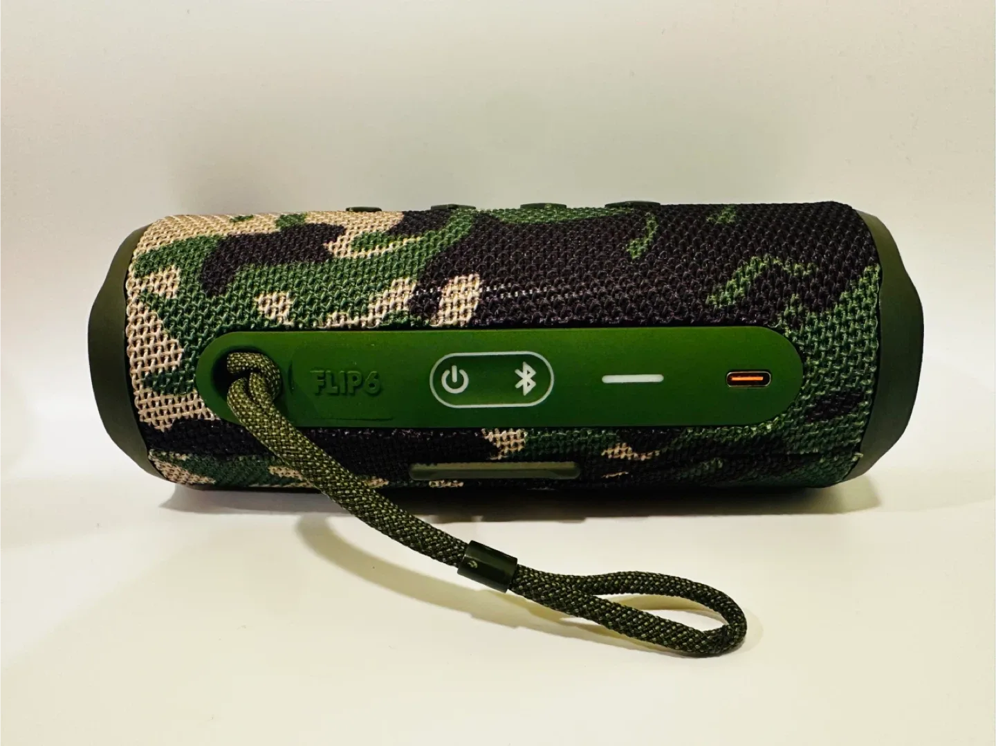 🔥 Bluetooth Speaker – Camo Style (JBL Flip 6-Style Design) 🔥 image indicator(3)