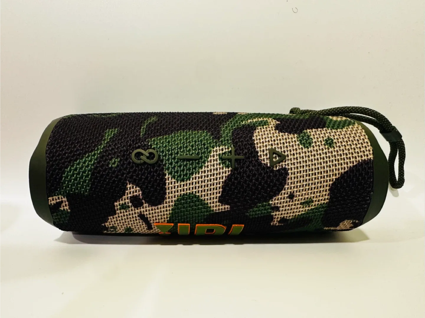 🔥 Bluetooth Speaker – Camo Style (JBL Flip 6-Style Design) 🔥 image indicator(2)