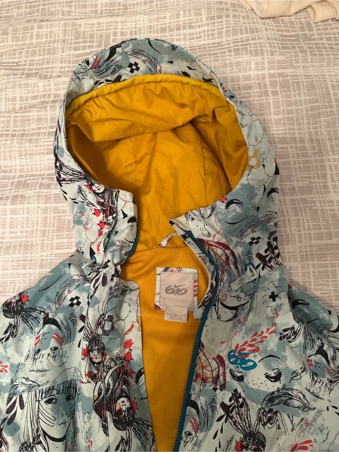 NIKE Women's Ski Jacket image indicator(2)