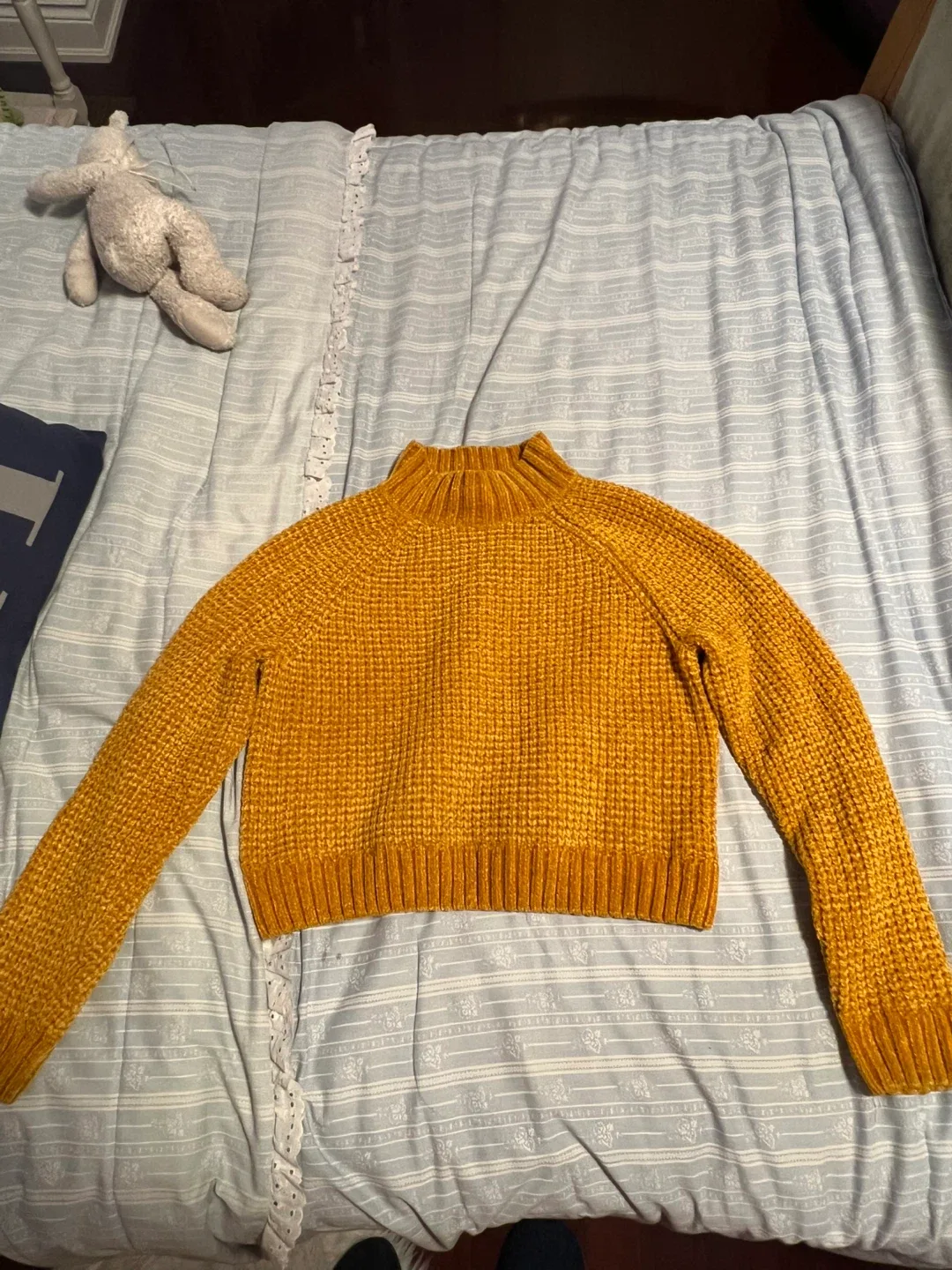 H&M Mustard Yellow Sweater - Size M