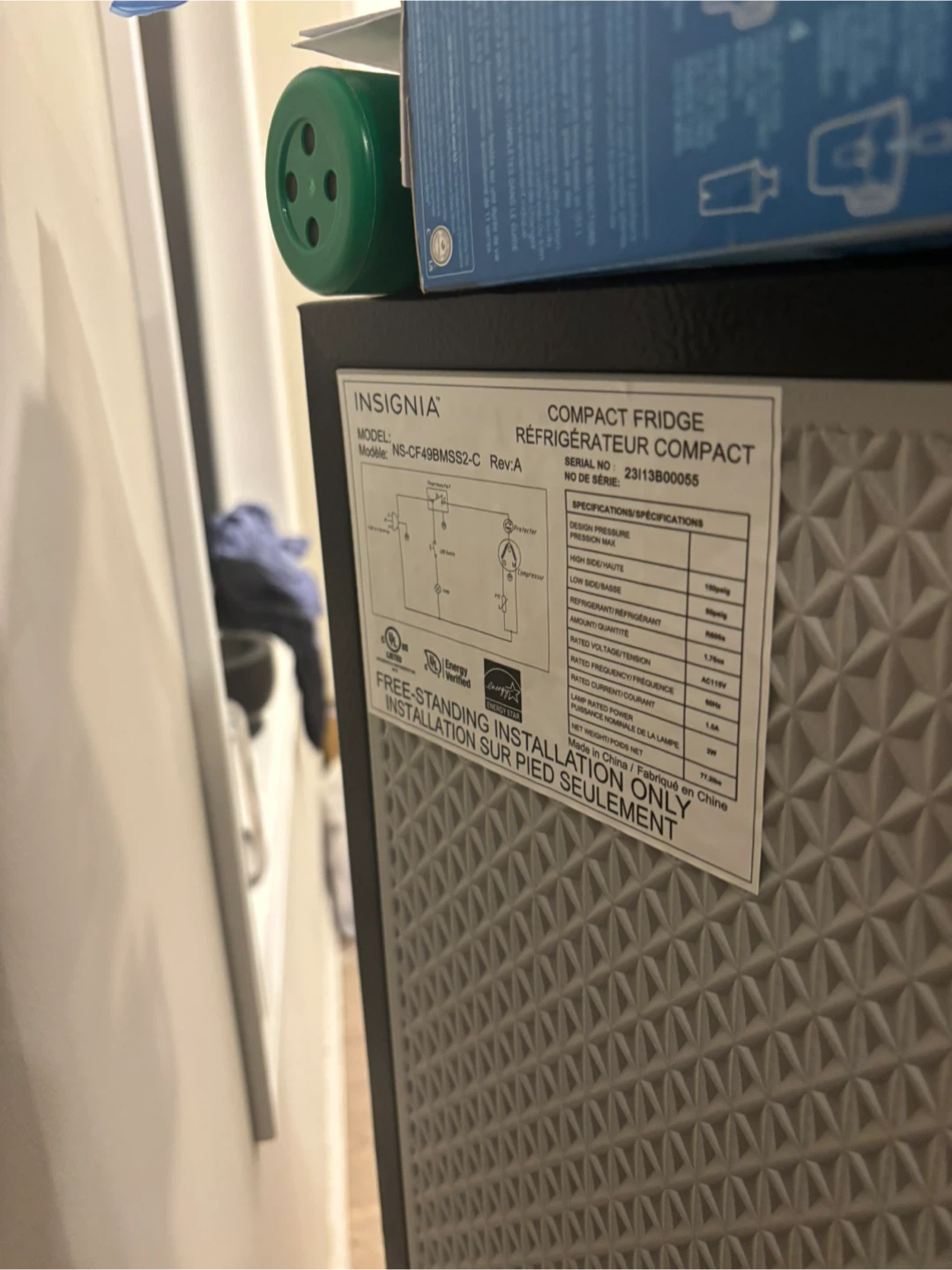 Insignia 4.9 Cu. Ft. Bottom Freezer Refrigerator - photo 3