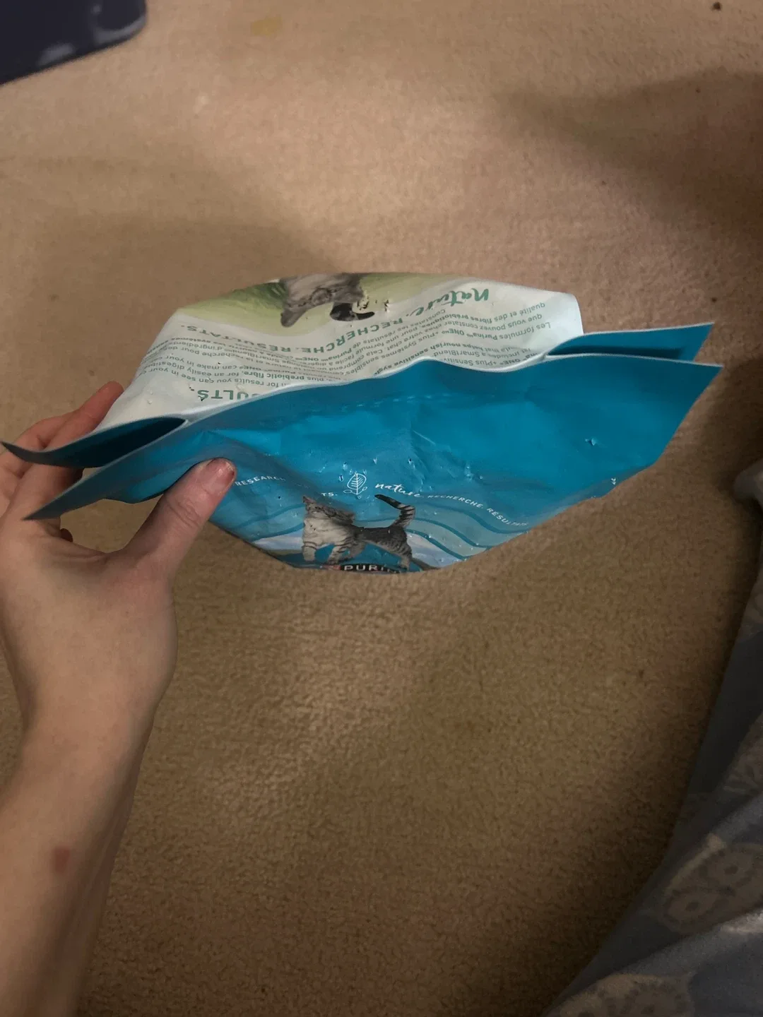 Purina ONE +Plus Sensitive Systems Cat Food 3 kg image indicator(2)