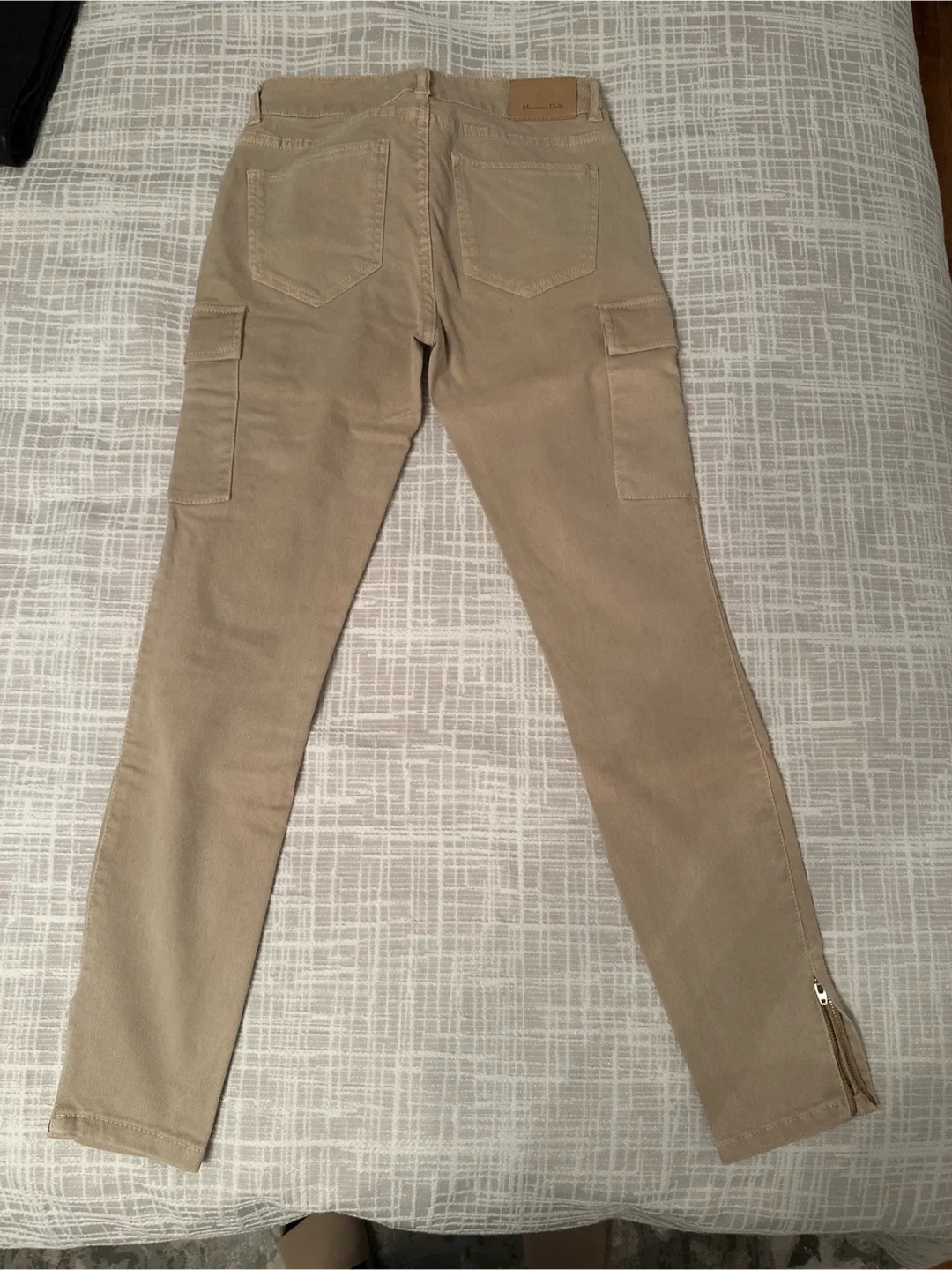 Massimo Dutti Beige Cargo Pants image indicator(3)
