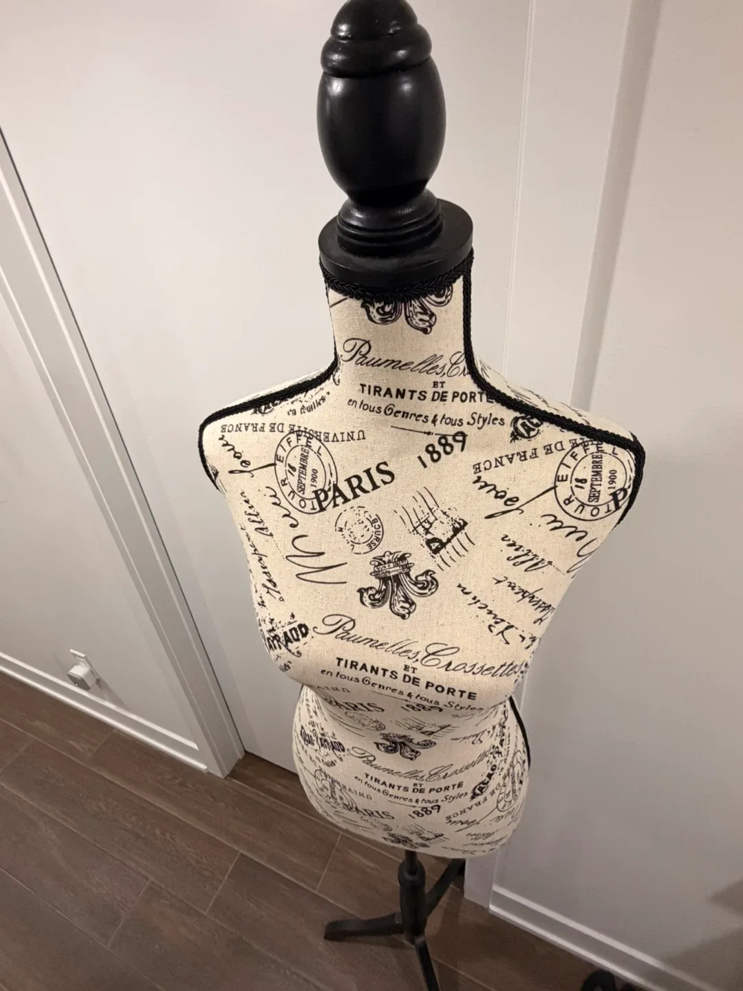 Decorative Mannequin with Paris Print image indicator(3)
