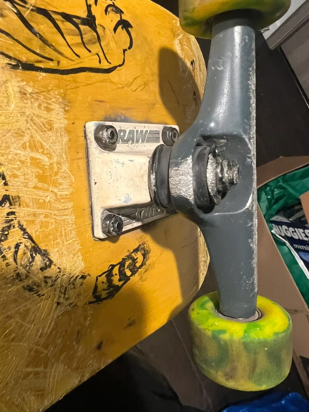 Used Skateboard - size 8 image indicator(2)