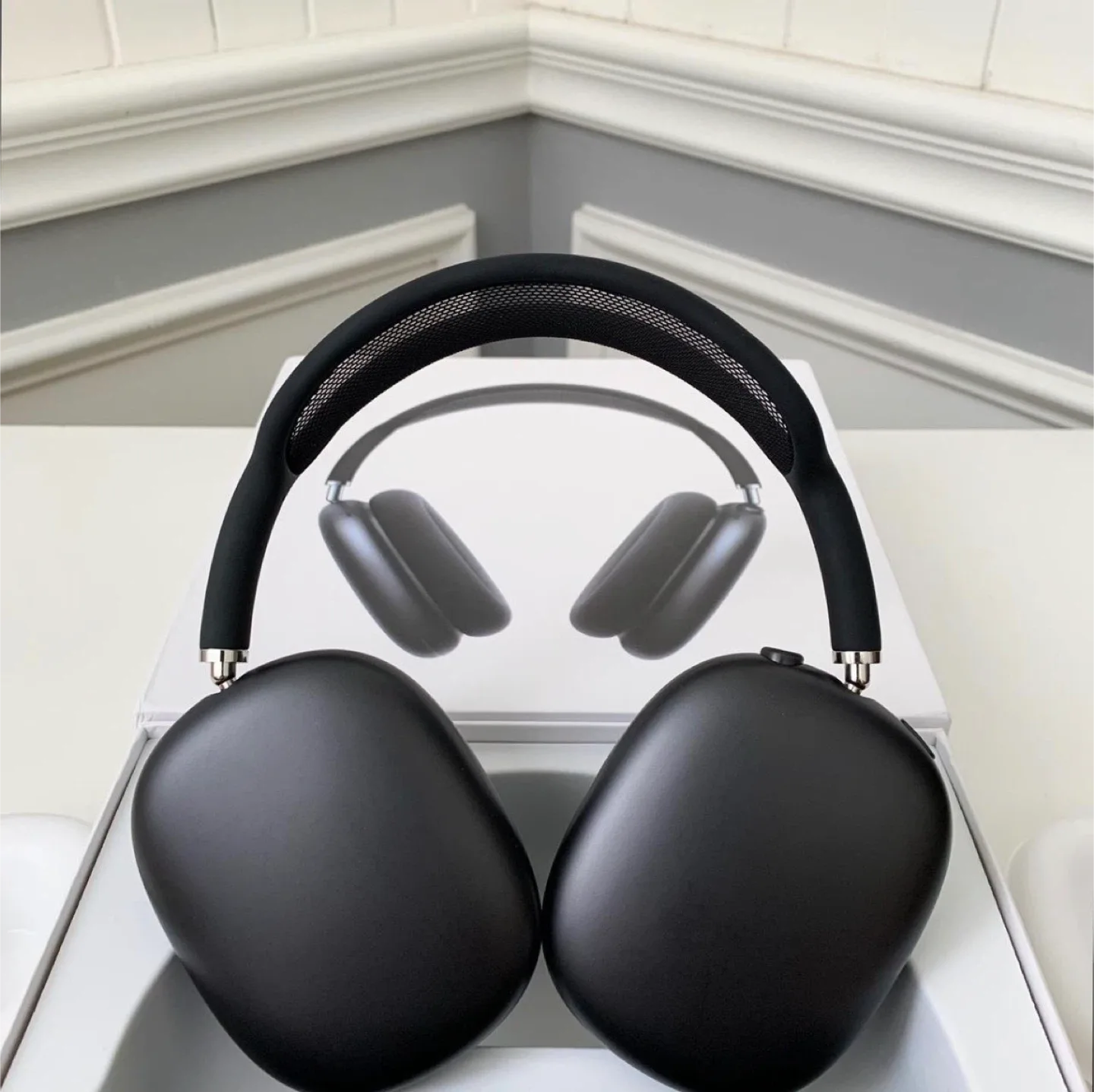 New Apple AirPods Max - Black image indicator(6)