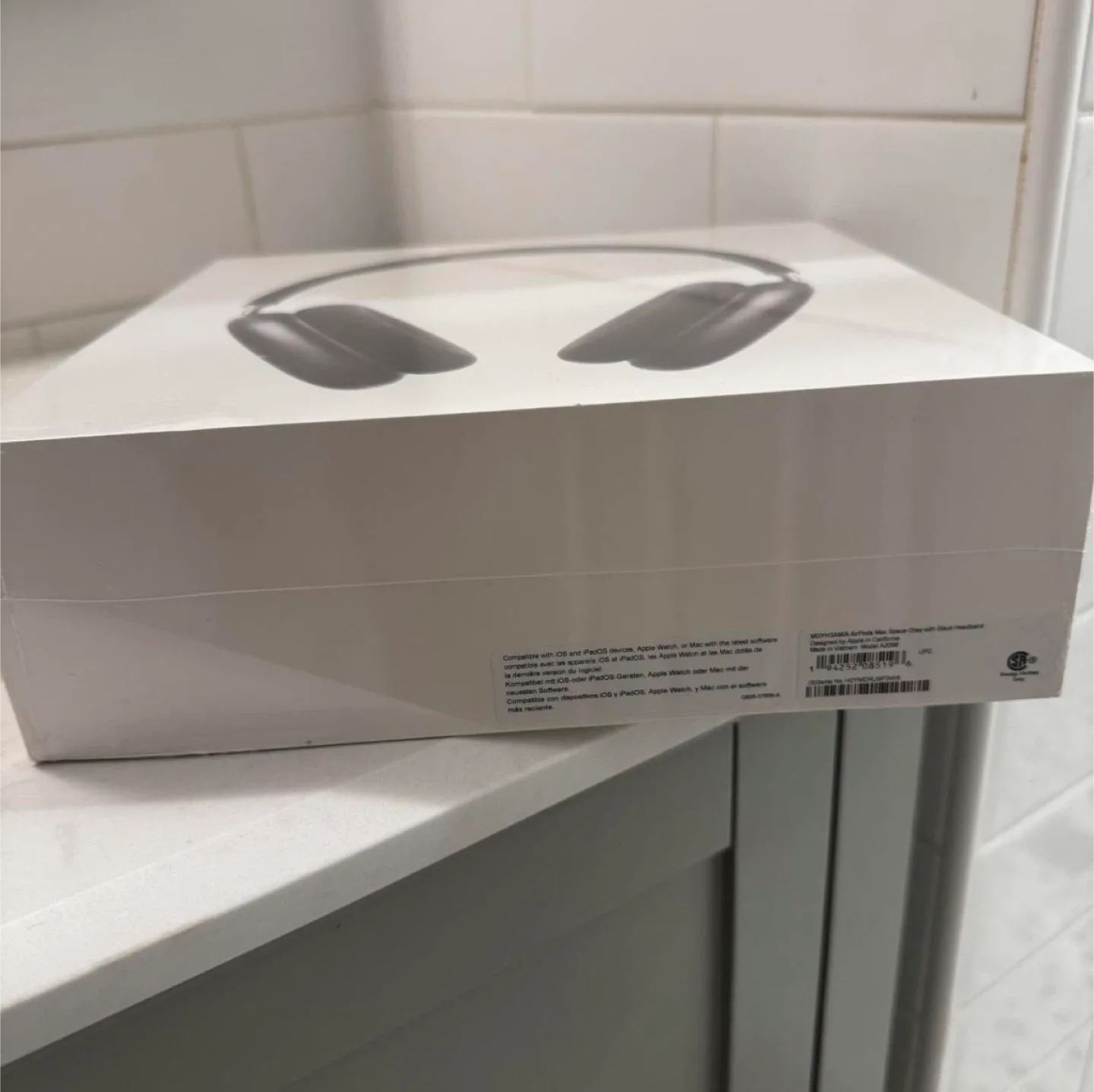 New Apple AirPods Max - Black image indicator(9)