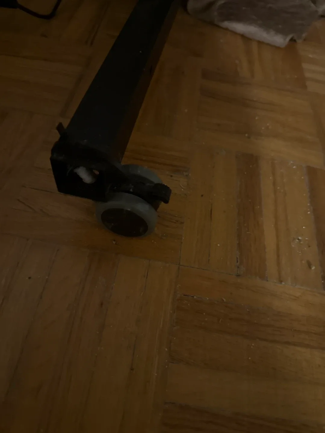 URGENT MOVING Black Adjustable Standing Desk image indicator(2)