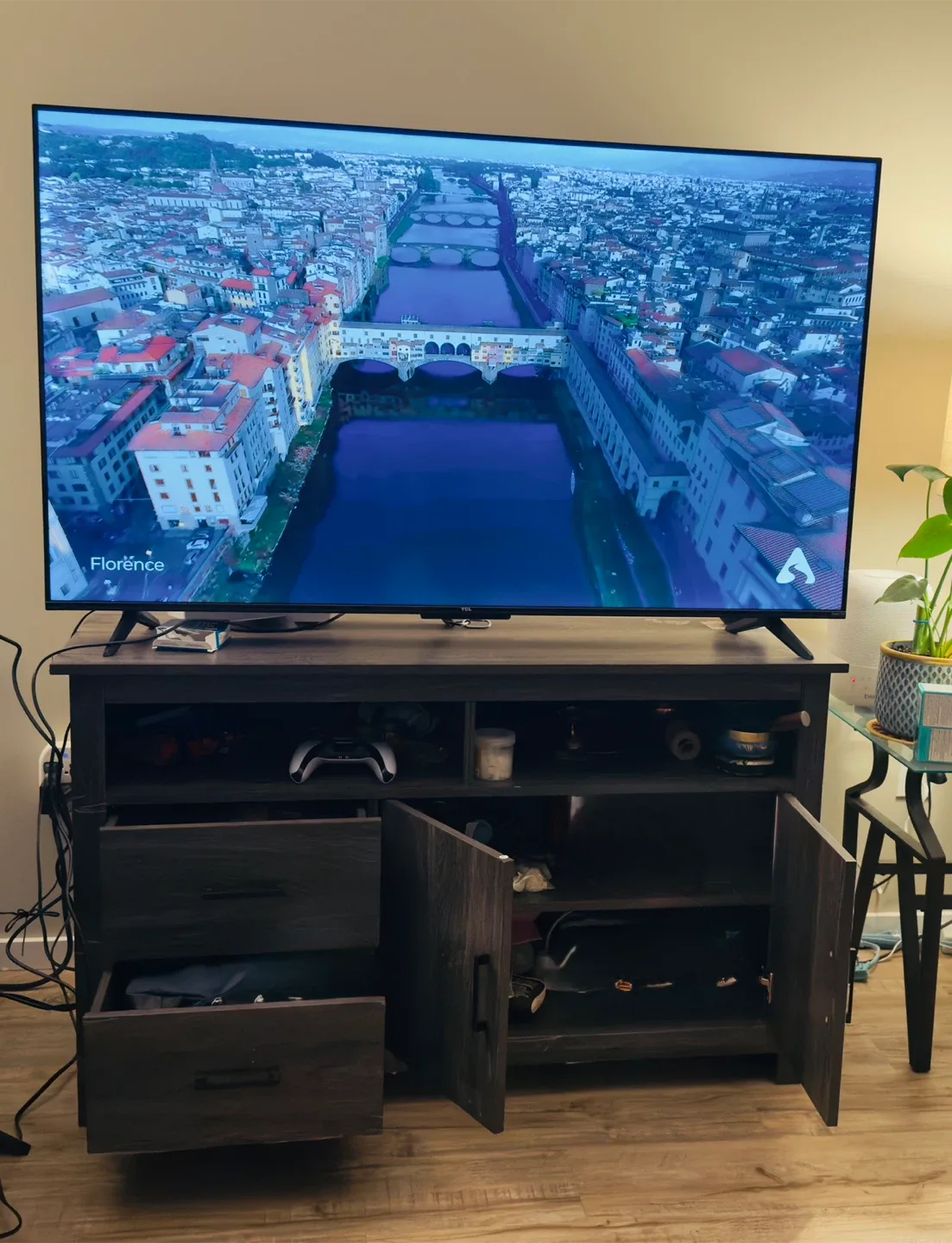 Tv + TV cabinet image indicator(2)