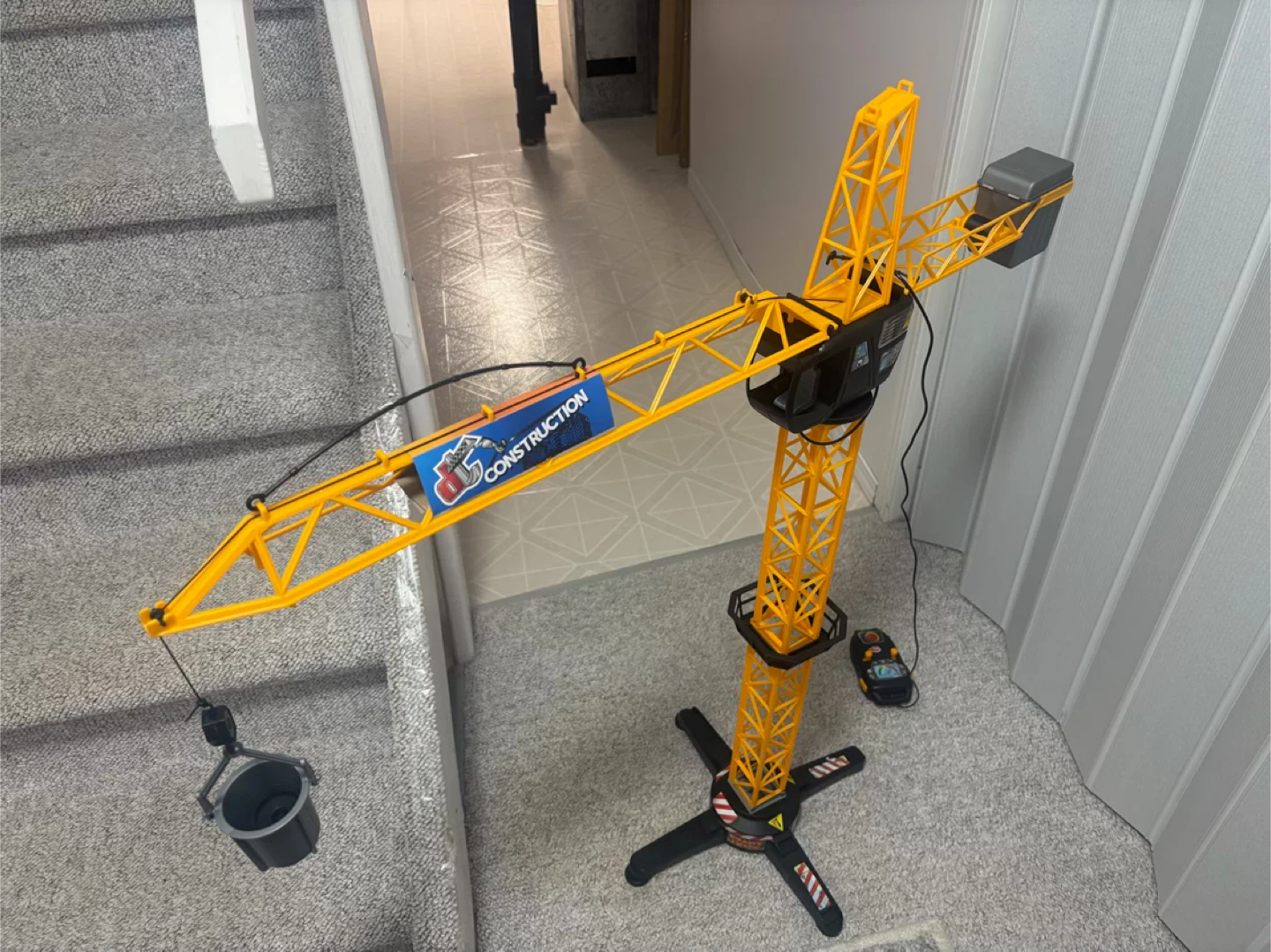 Toy Crane with Remote Control - photo 3