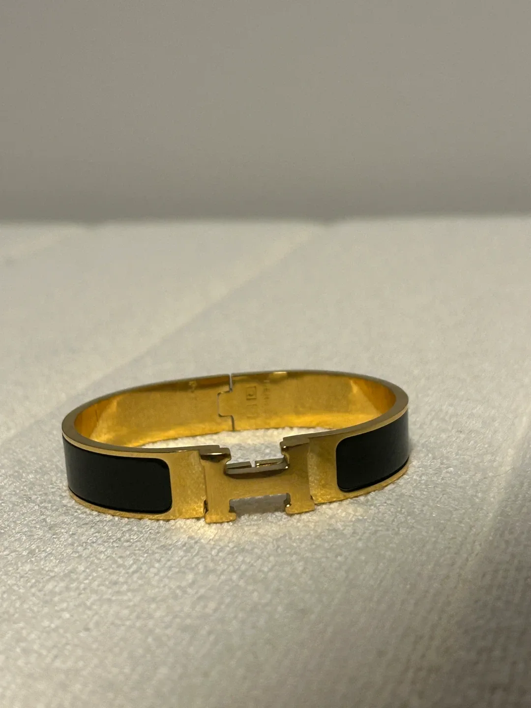 Hermès Clic Bracelet Gold & Black image indicator(3)