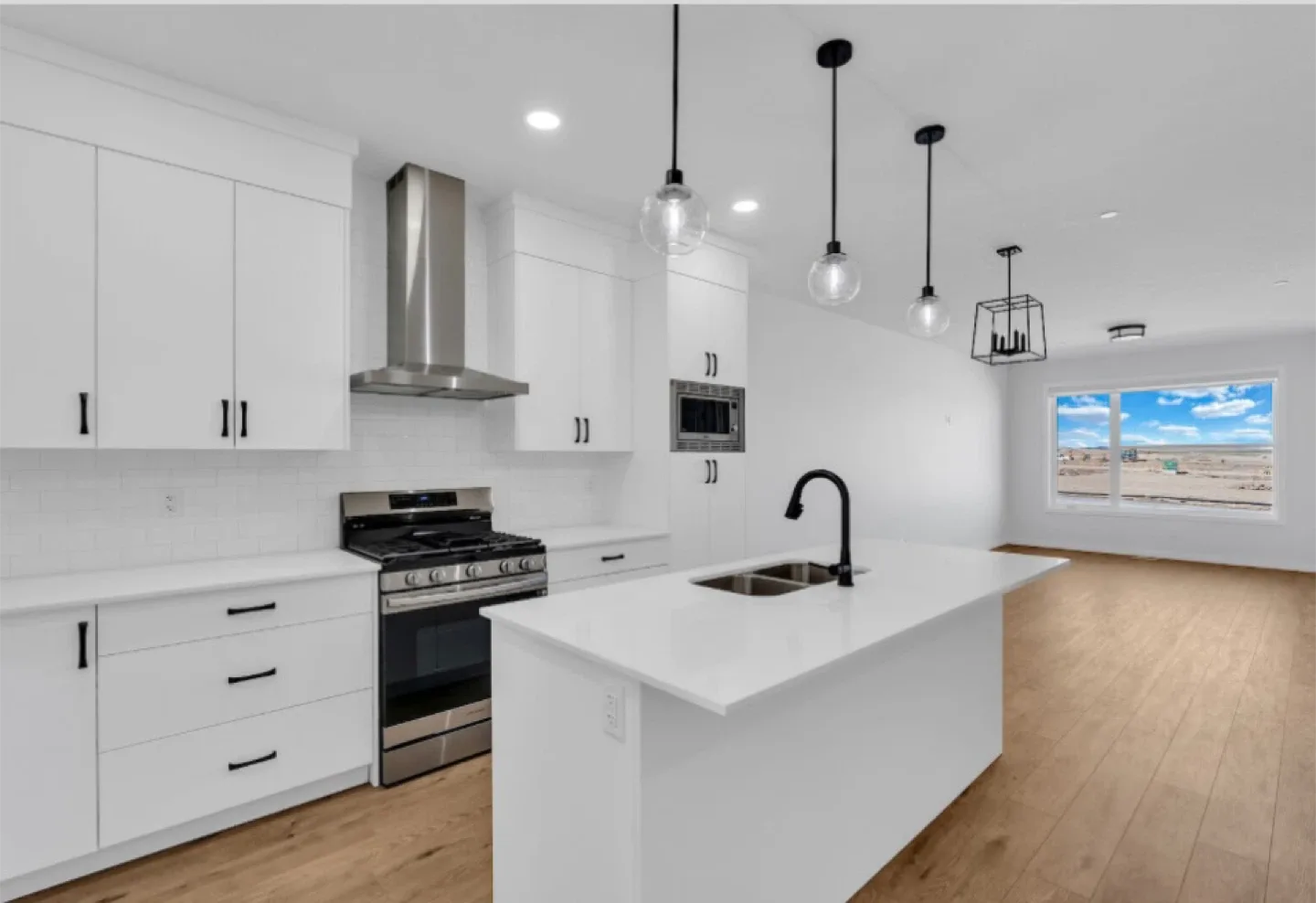 52 Heron Walk 4-bedroom, 3-bath duplex with garage (1800 sqft)