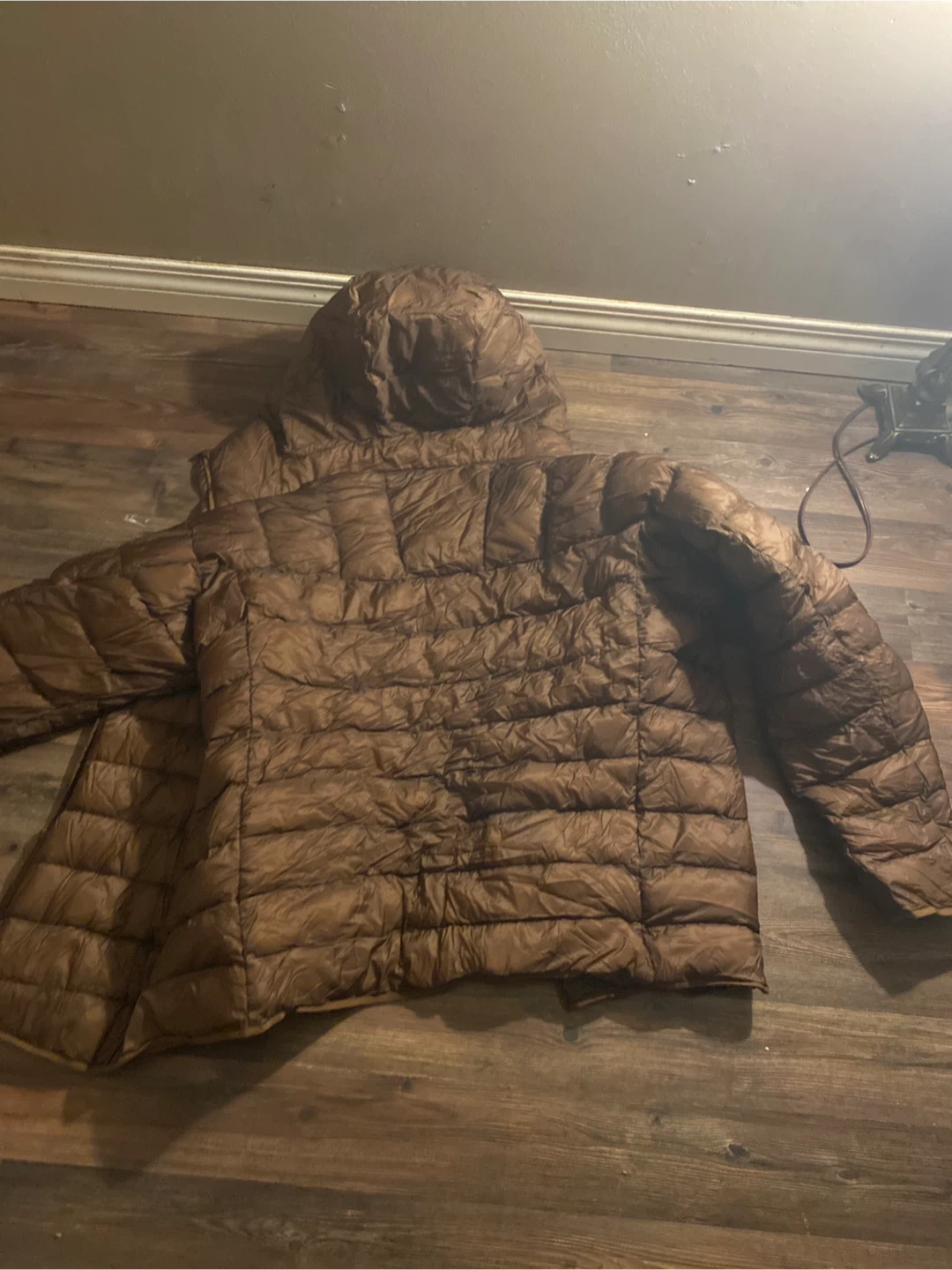 Nike White Sweatshirt & Brown Puffer Jacket - photo 3