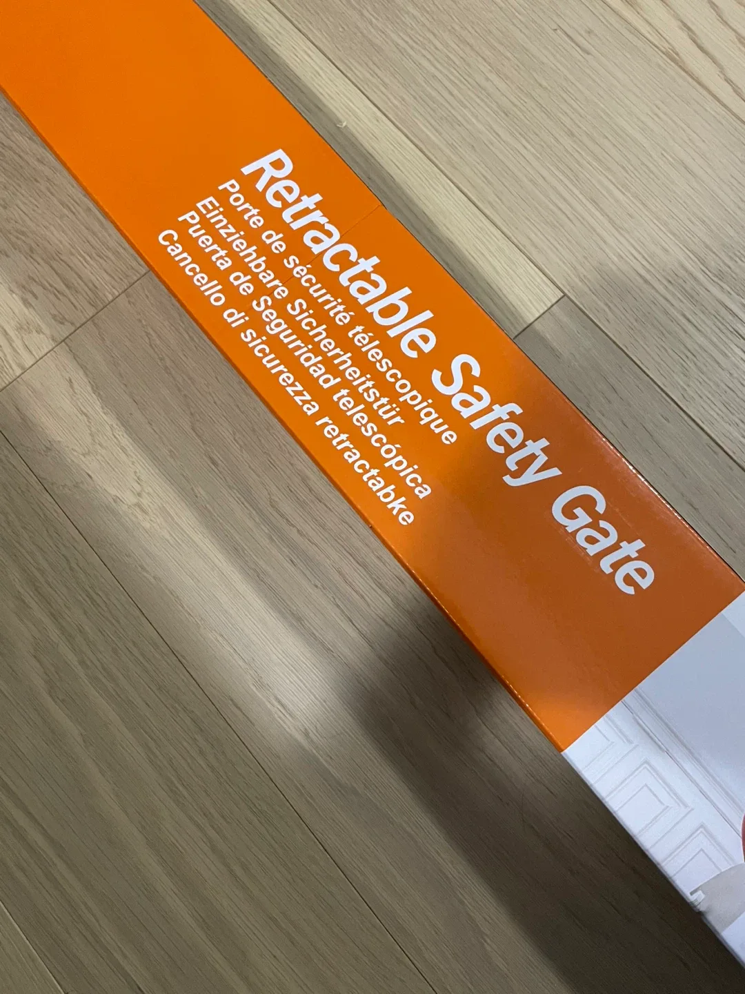 Retractable Safety Gate - White, New in Box