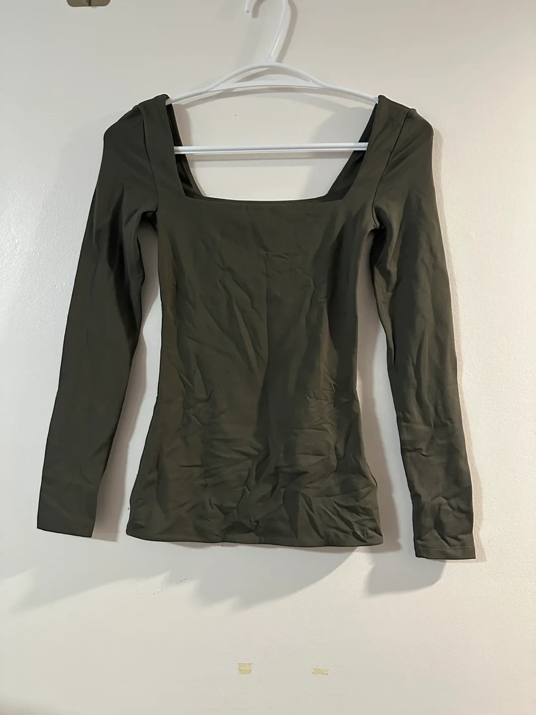 Aritzia Contour Longsleeve - Size 2XS