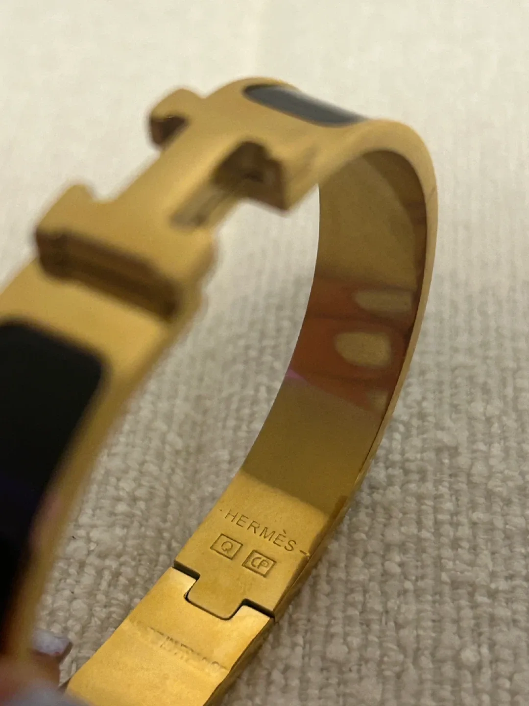 Hermes Clic H Bracelet Black & Gold image indicator(3)