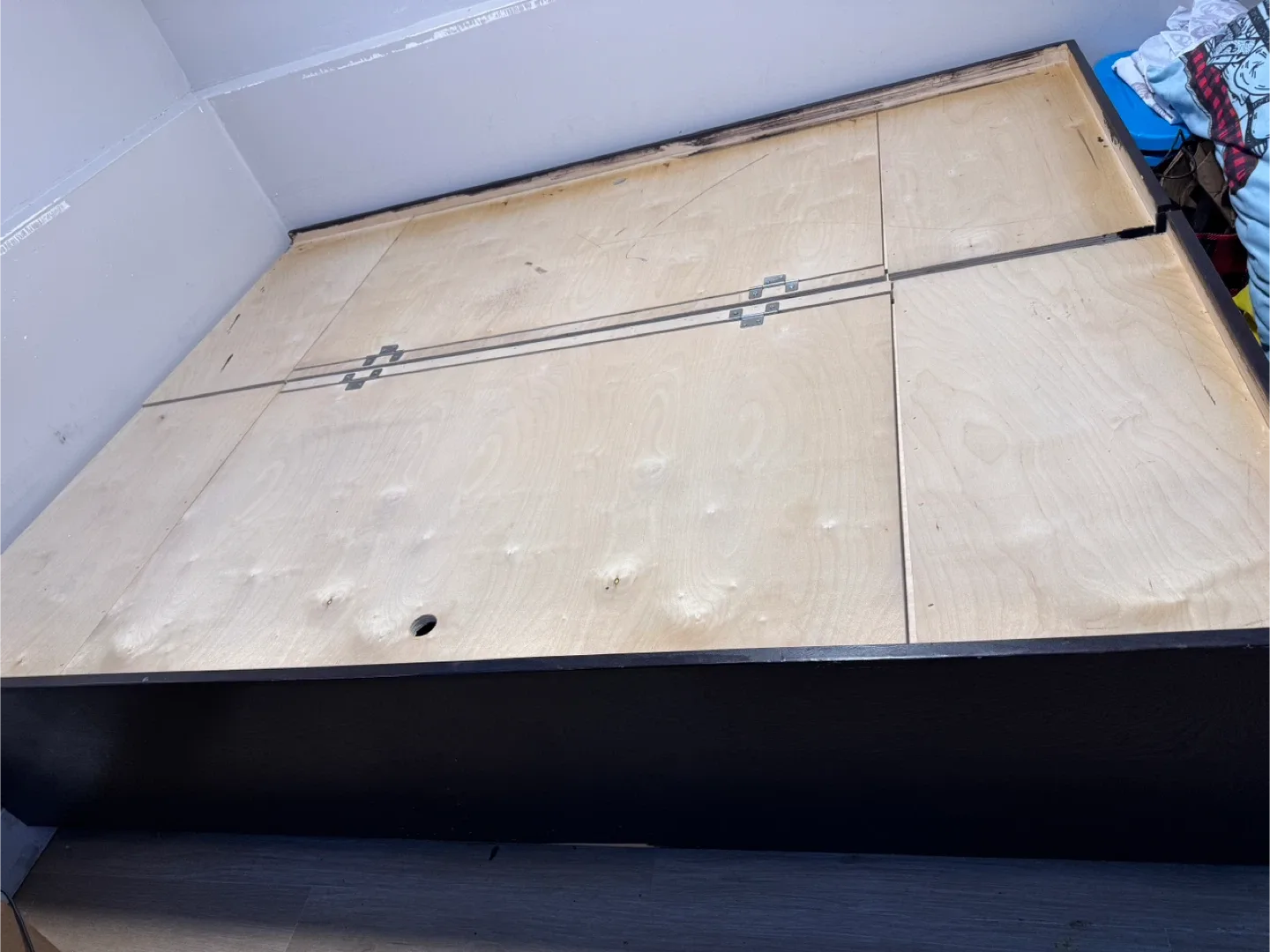 Queen size box bed with mattress image indicator(3)