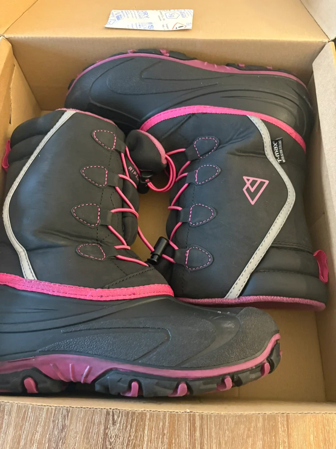 Ripzone Kids Winter Boots - Size 4 the green Size 5  the pink