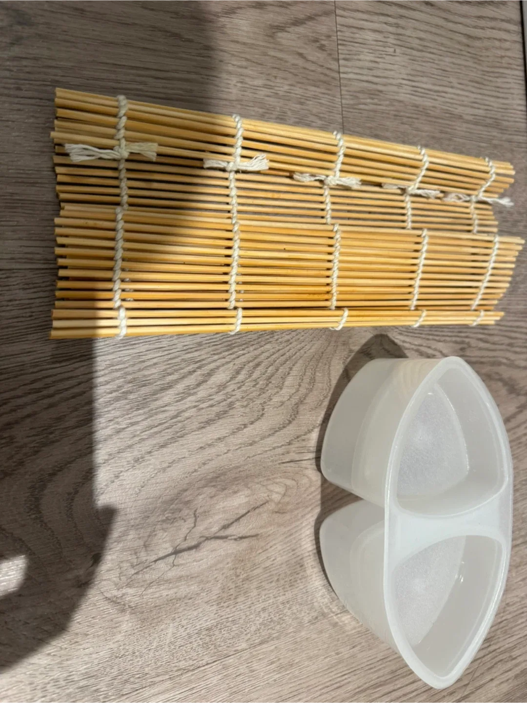 Sushi Rolling Mat & Divided Container