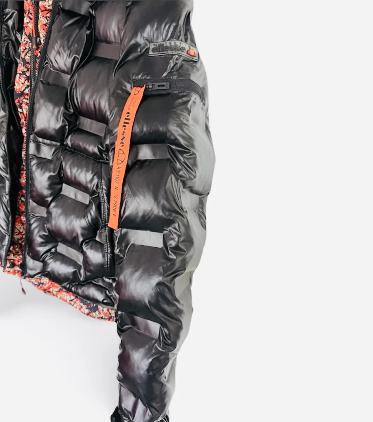 Ellesse Reversible Puffer Jacket – Black & Floral – Size M image indicator(5)