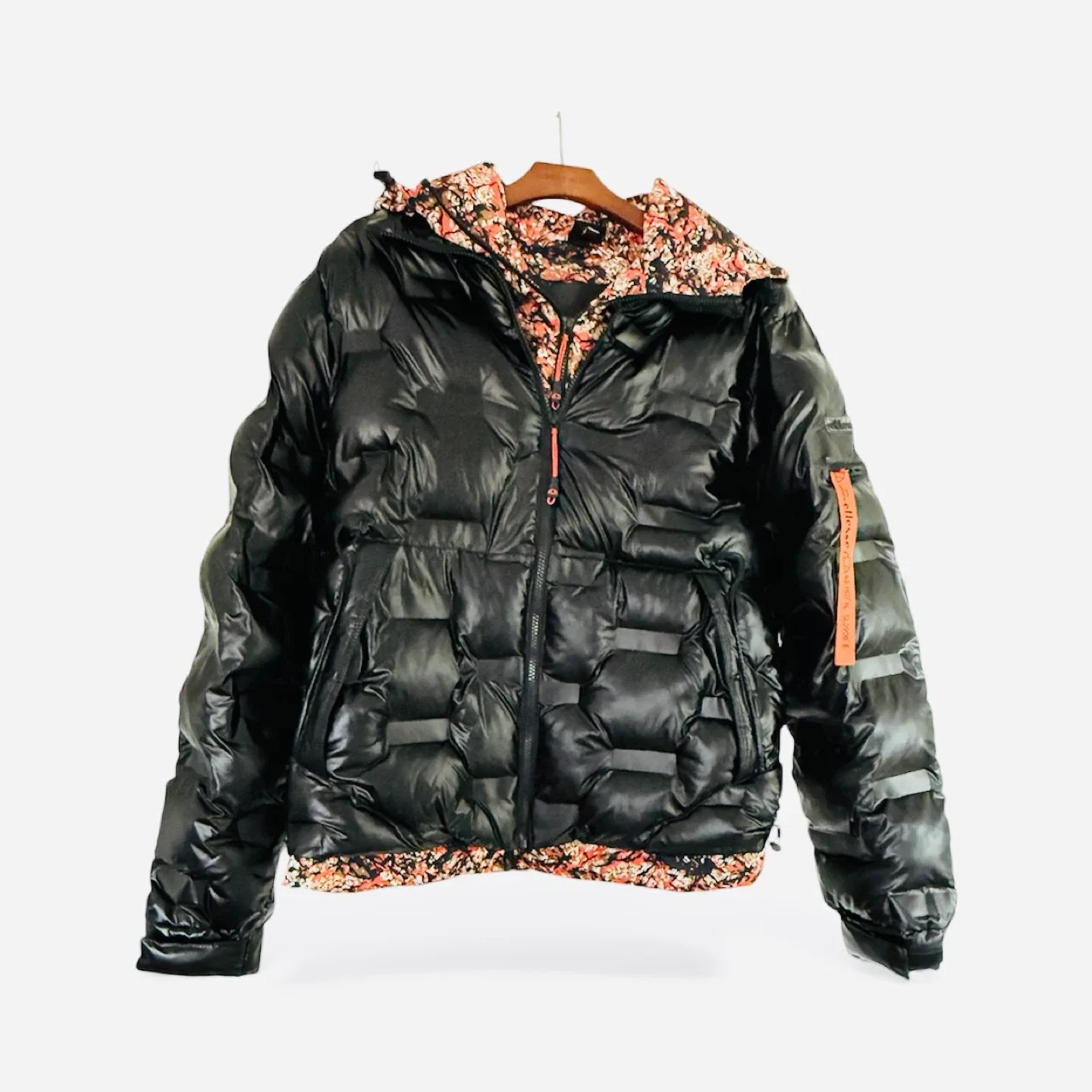 Ellesse Reversible Puffer Jacket – Black & Floral – Size M image indicator(3)