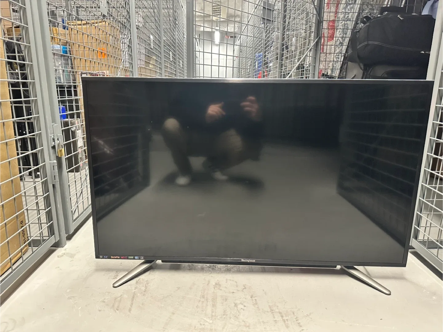 42" Westinghouse TV - Smart TV image indicator(2)