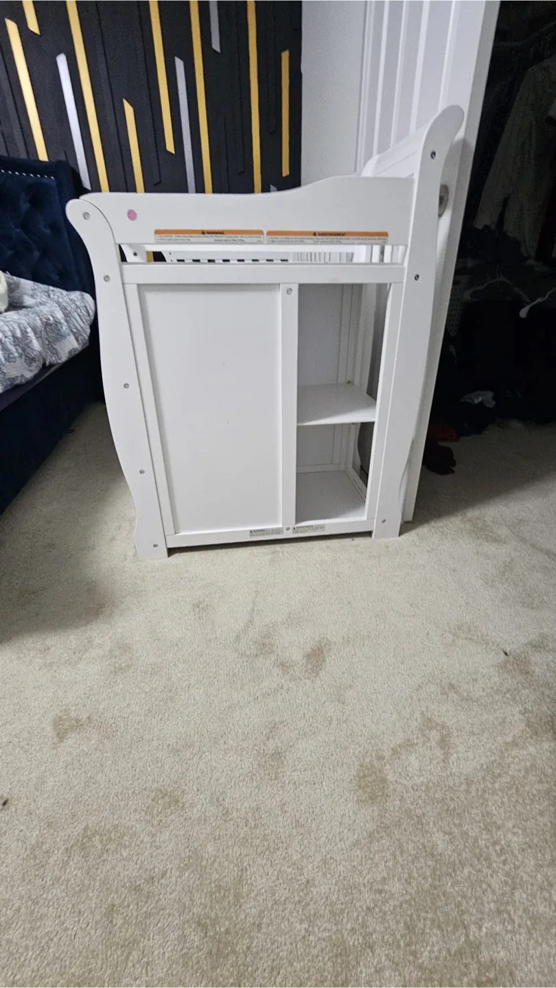 White Baby Crib with Changing Table image indicator(3)