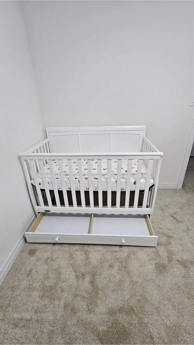 Convertible Crib with Storage - White