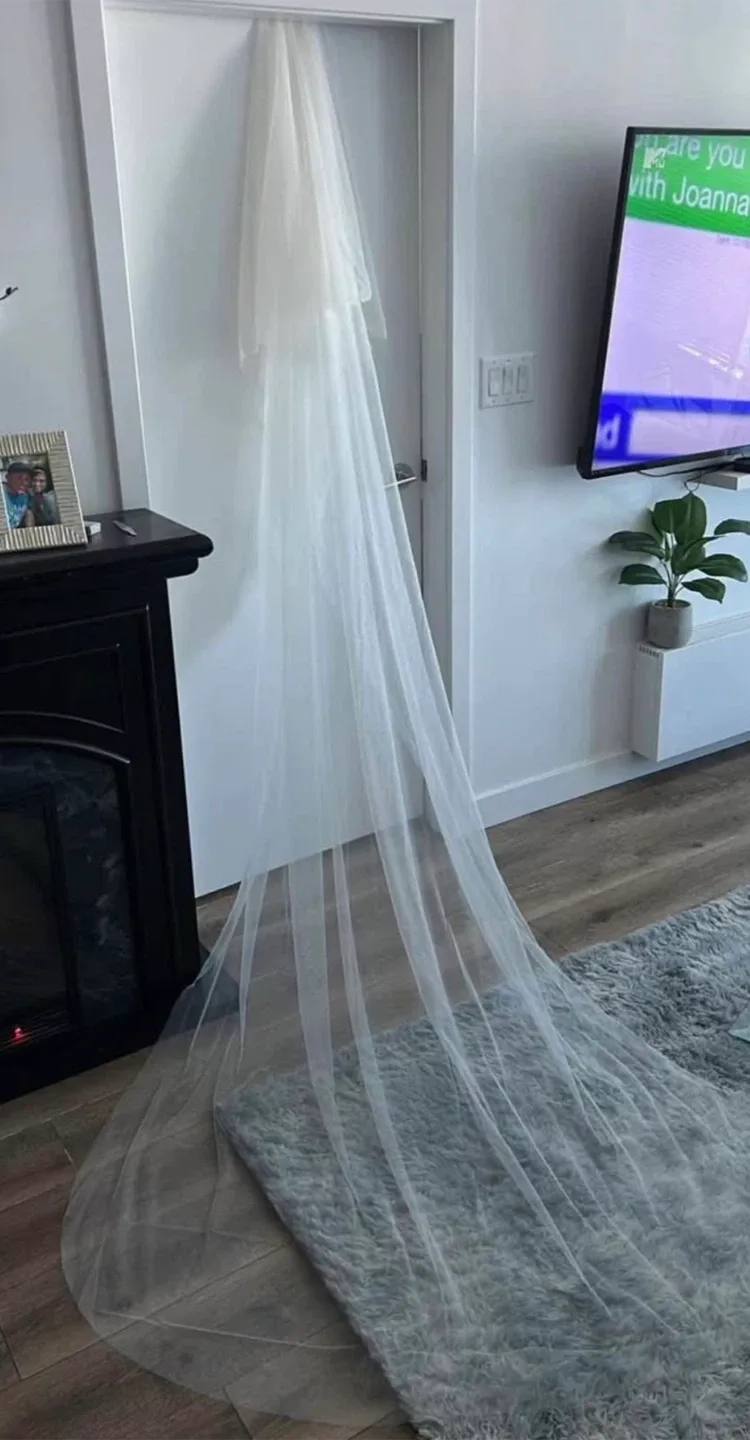 Wedding Veil - soft White or ivory image indicator(2)