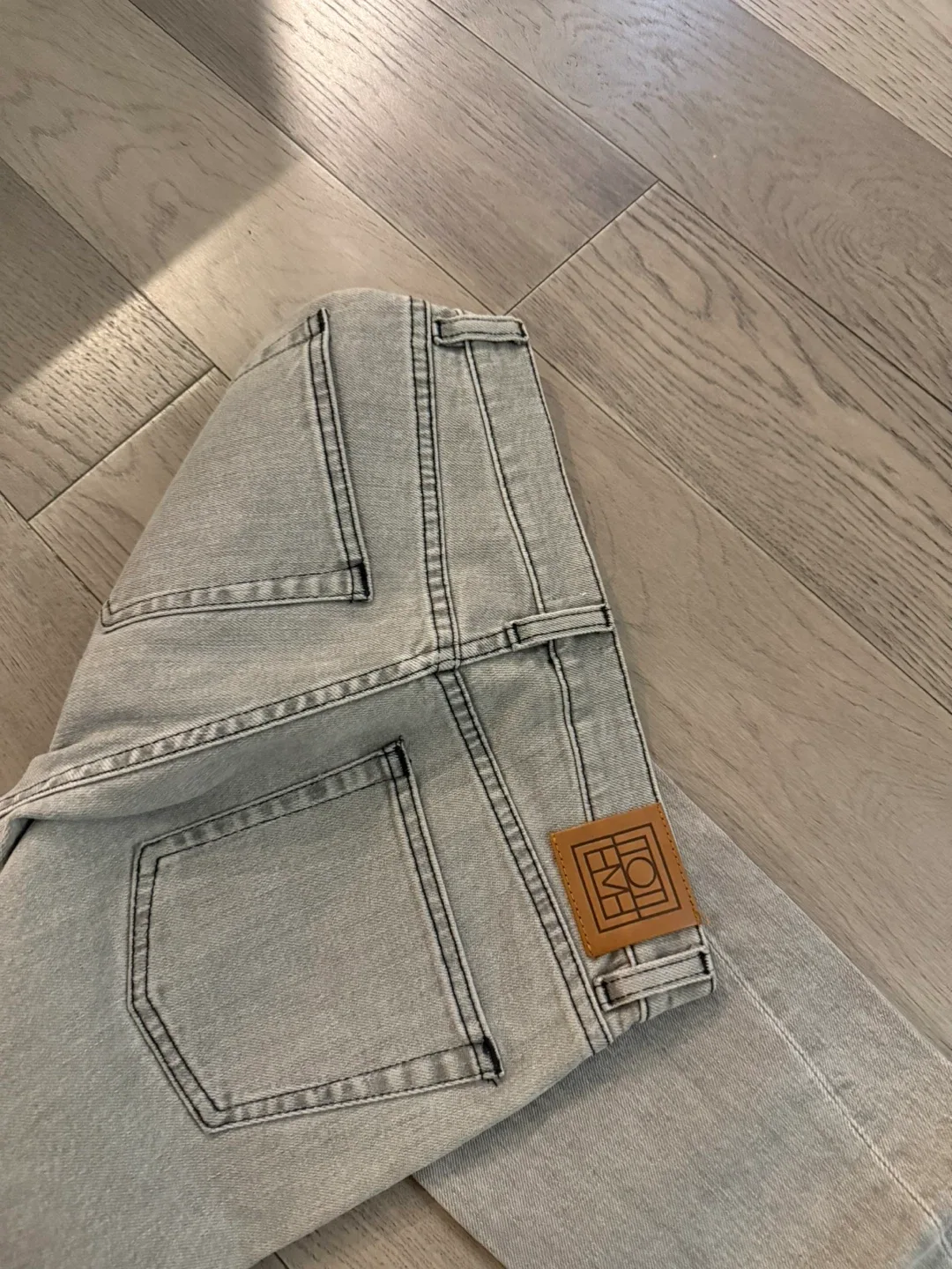 TOTEME Jeans Size 24/32 image indicator(2)