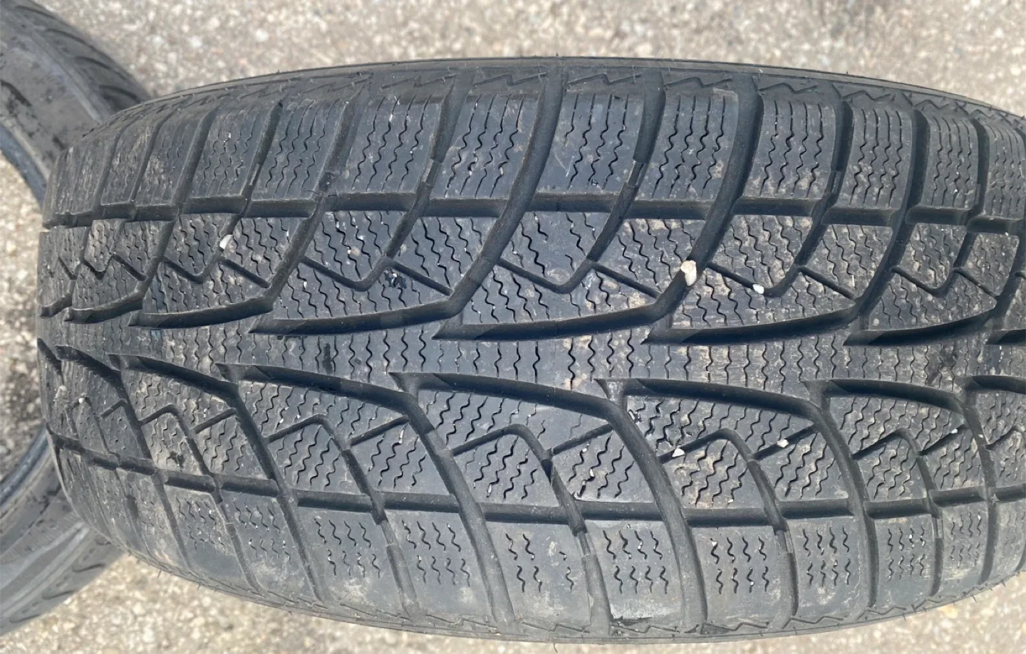 Ice Blazer Winter Tires - 205/55R16 image indicator(7)