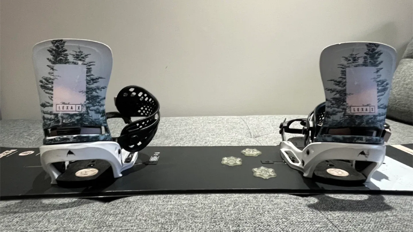 Burton family tree 147 Snowboard w/ Lexa Bindings image indicator(2)