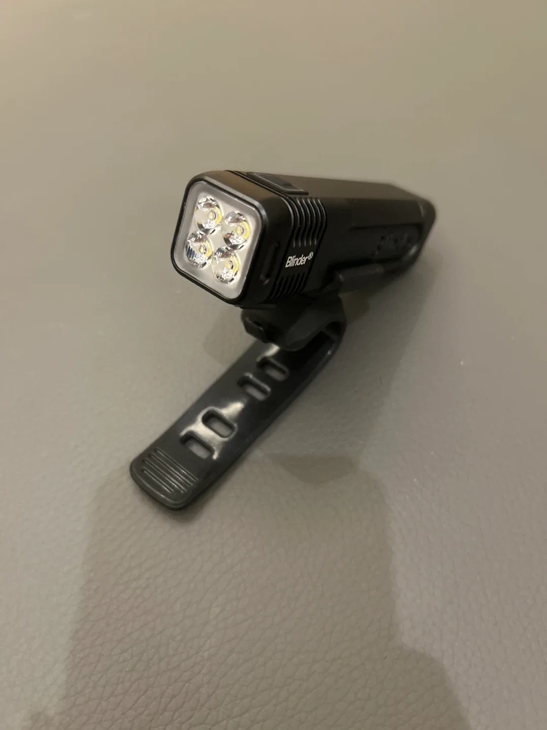 Knog Binder 600 lumen bike light image indicator(2)
