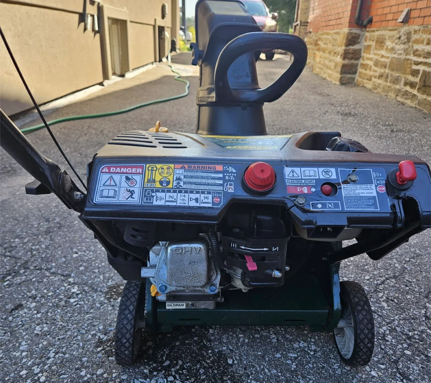 Yardworks 21" 179CC 4 Cycle Snow Blower image indicator(3)